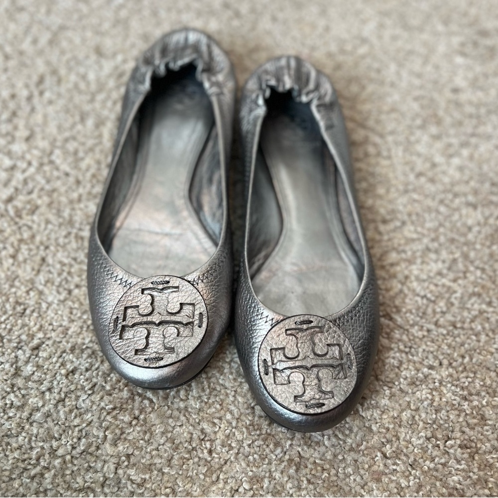 Excellent used condition Tory Burch flats
